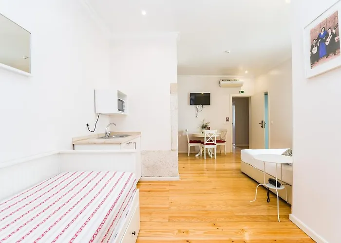 Arsenal Aparthotel 3*